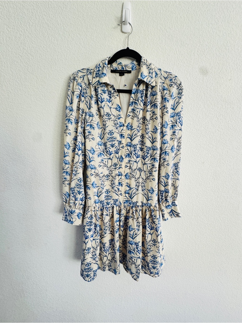 Cynthia Steffe Cream Dress with Blue Floral fit and flare long sleeve Medium - Picture 3 of 6